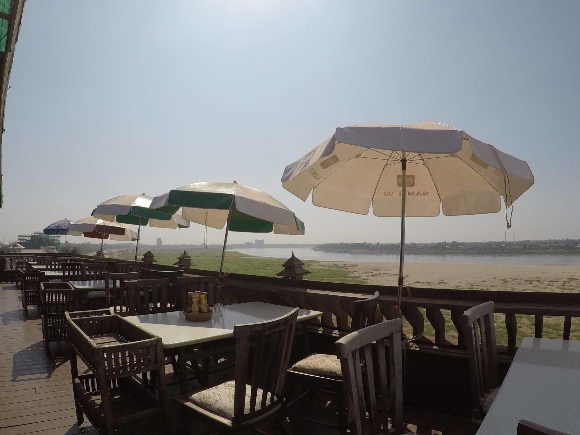 Sengtawan Riverside Hotel Viêng Chăn Ngoại thất bức ảnh