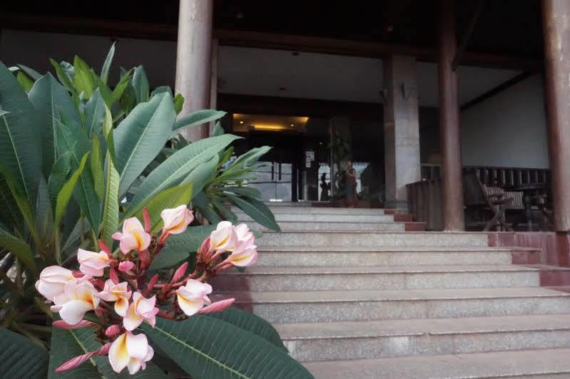 Sengtawan Riverside Hotel Viêng Chăn Ngoại thất bức ảnh